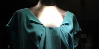 Sukienka ołówkowa – model dla każdej kobiety