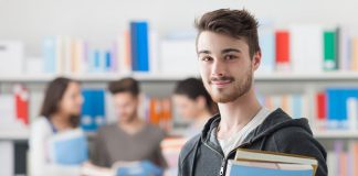 Jak budować zdolność kredytową na studiach?