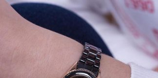 Zegarek damski Anne Klein – dlaczego warto go mieć?