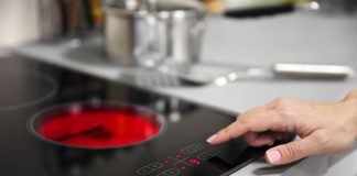 Kiedy warto zdecydować się na zakup kuchenki indukcyjnej? Poradnik