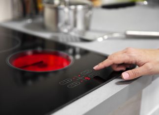 Kiedy warto zdecydować się na zakup kuchenki indukcyjnej? Poradnik