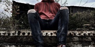 Bluzy męskie w jesiennych stylizacjach