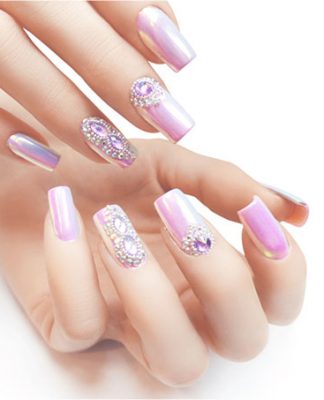 Przedłużanie paznokci akrylożelem na formie – czy warto? Przedłużanie paznokci akrylożelem na formie