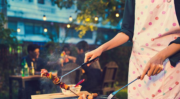 Chcesz dodać smaku potrawom z grilla gazowego? grillowanie