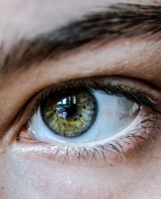 Poznaj skuteczny sposób na opadającą powiekę