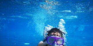 Dlaczego pływanie jest doskonałą formą treningu dla osób z problemami stawów?