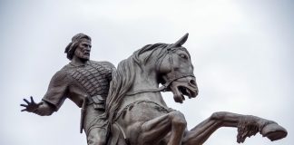 Rzeźba a architektura - jak rzeźby wpływają na przestrzeń miejską