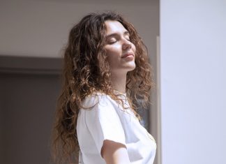 Jak wybrać najlepsze odżywki i produkty do kondycjonowania włosów? Jak wybrać najlepsze odżywki i produkty do kondycjonowania włosów