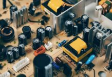 Czy kondensator się grzeje?