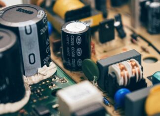 Czy kondensator może robić zwarcie? Czy kondensator może robić zwarcie?