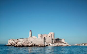 Czym zmyć konserwację?