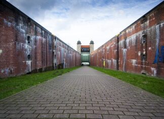 Jakie jest dopuszczalne bicie wału korbowego?