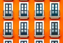 Czym umyć szyby z ledami?