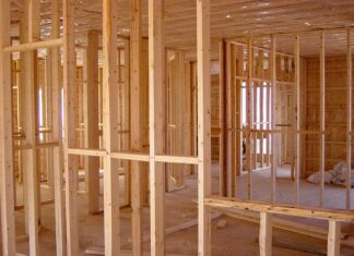 Czym najlepiej skręcać sklejkę?