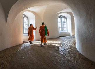 Do czego służy okrągła łyżka?