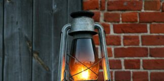 Czy nafta pomaga na zapieczone pierścienie?