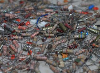 Od czego puchną kondensatory? Od czego puchną kondensatory?