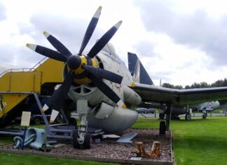 Gdzie się wlewa płyn do wspomagania kierownicy?