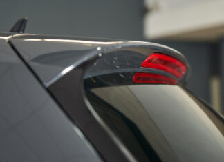 Spojlery samochodowe: Sekret wydajności i aerodynamiki pojazdów! spojler