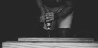 Czym jest popularna wiertarka udarowa SDS