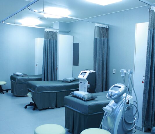 Dializa zmysłów – jak nowoczesna aparatura może redukować stres i lęk pacjentów? aparatura do dializ