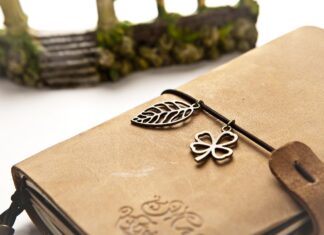 Notes z charakterem – jak grawerowane okładki opowiadają o osobowości właściciela notatnik personalizowany